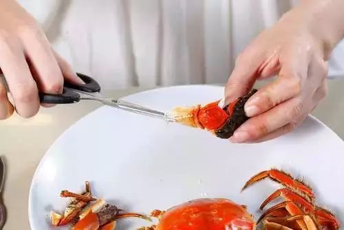 怎么吃螃蟹步骤图