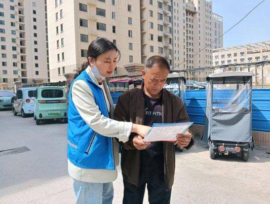 济宁市任城区南张街道满庄社区开展禁种铲毒排查宣传，筑牢平安无毒安全防线