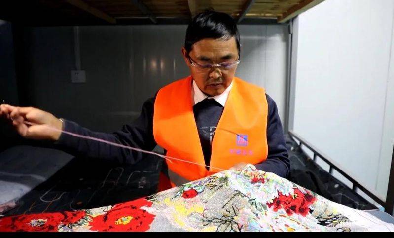 八骏图十字绣成品能卖多少钱