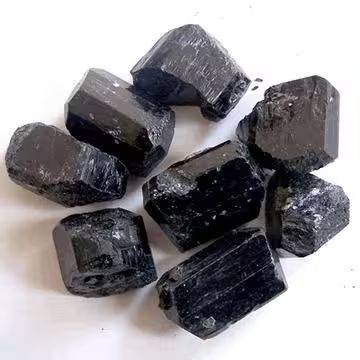托玛琳矿石