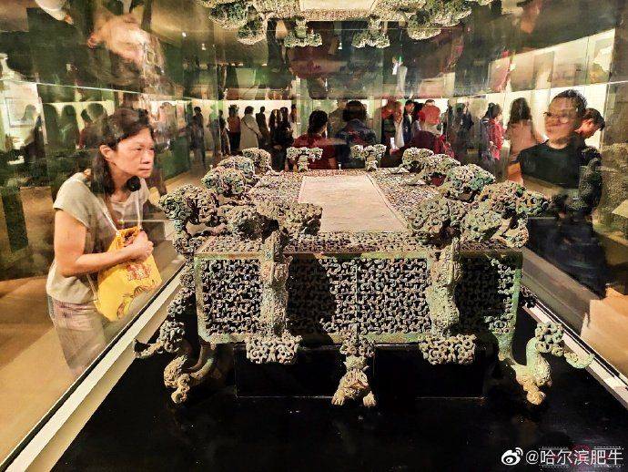 河南博物院，主馆在维修，只旁边一侧馆开放，展品虽少，比较精致