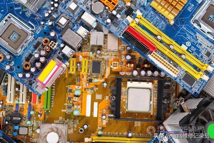How does the computer main board work