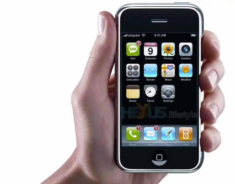 初代未拆封iPhone拍出113万天价！网友：疯狂的时代需要留念