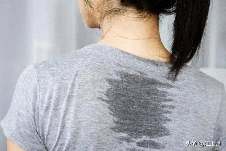 夏天衣服怎么选?5种面料,透气凉快,不闷汗不黏身