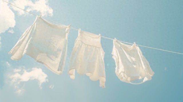夏天穿衣服的坑,我踩了10年才明白:面料选不对,再贵也遭罪