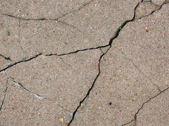 Causes of temperature cracks in the mass concrete