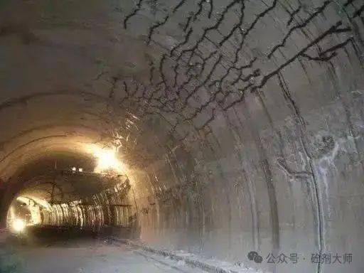 大体积混凝土中温度裂缝的成因