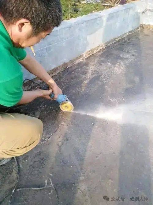 大体积混凝土中温度裂缝的成因