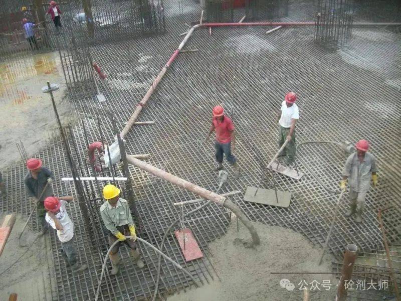 大体积混凝土中温度裂缝的成因