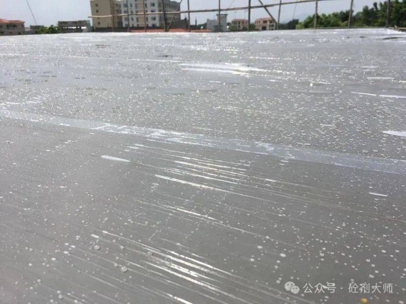大体积混凝土中温度裂缝的成因