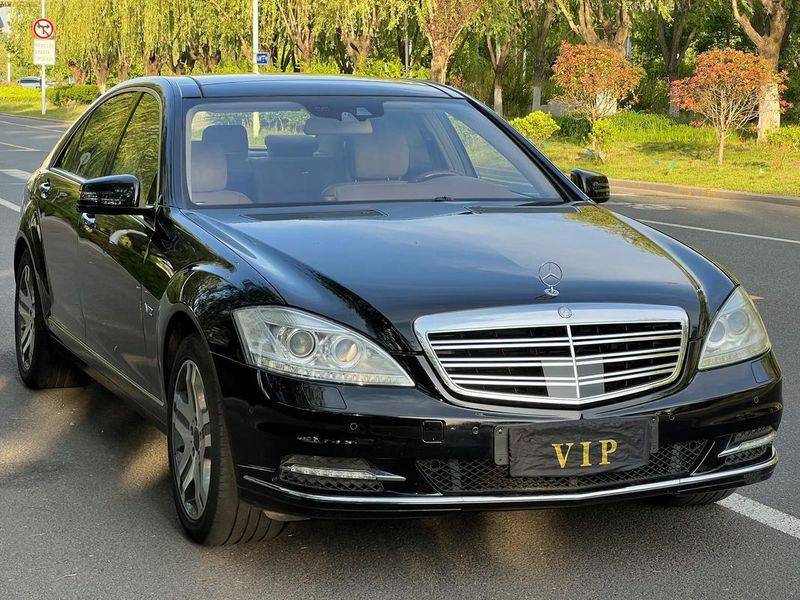 s600奔驰一脚多少钱