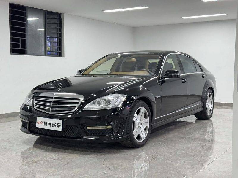 s600奔驰一脚多少钱