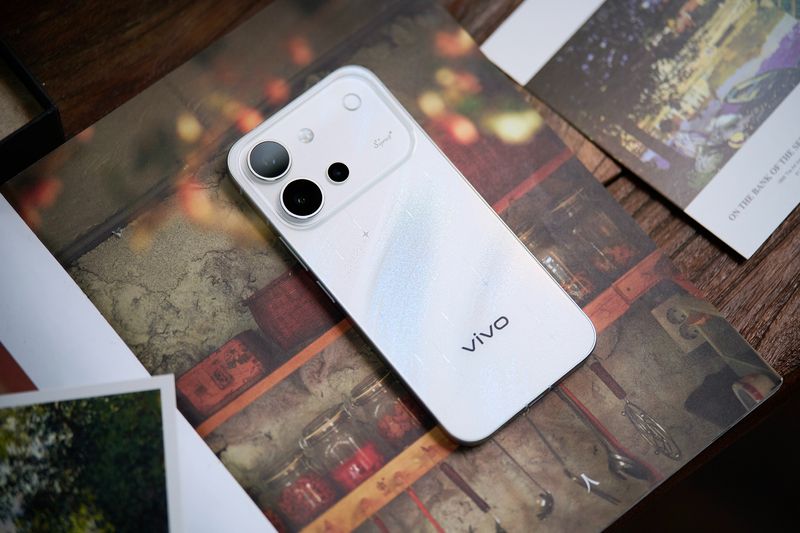 How much is the official offer for vivox7