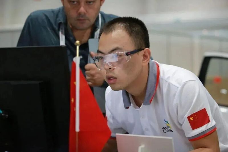 汽车维修工程试题答案