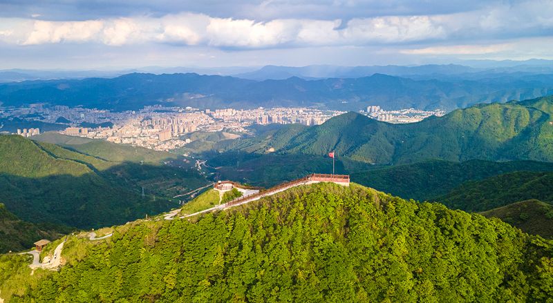 云浮禅龙峡木屋温泉小别墅价格