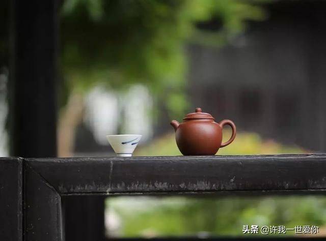 Tea and tea sets are well-informed