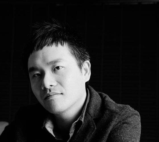 先锋诗人，小说家，影像制作人