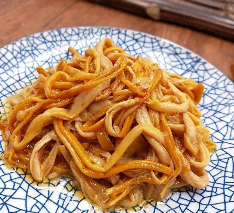 菜贩子从不碰的4种菌菇,全是科技狠活,再便宜也别买