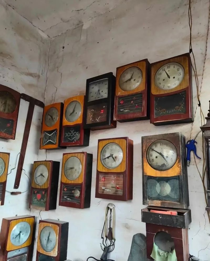 Old machine clock cleaning and maintenance
