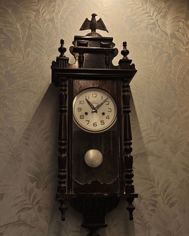 Old machine clock cleaning and maintenance