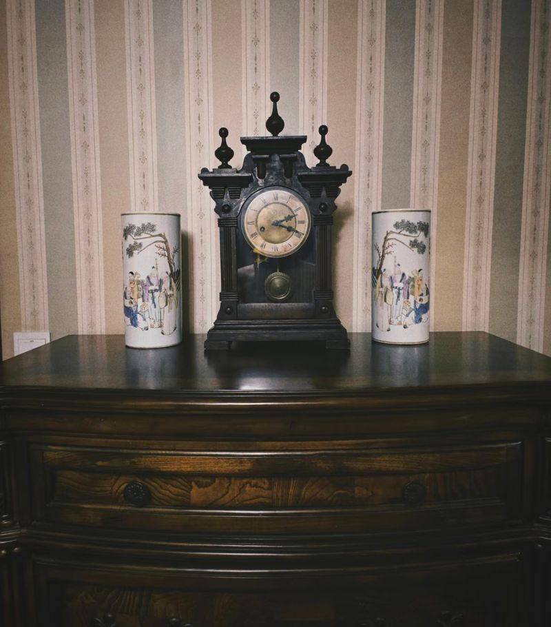 Old machine clock cleaning and maintenance