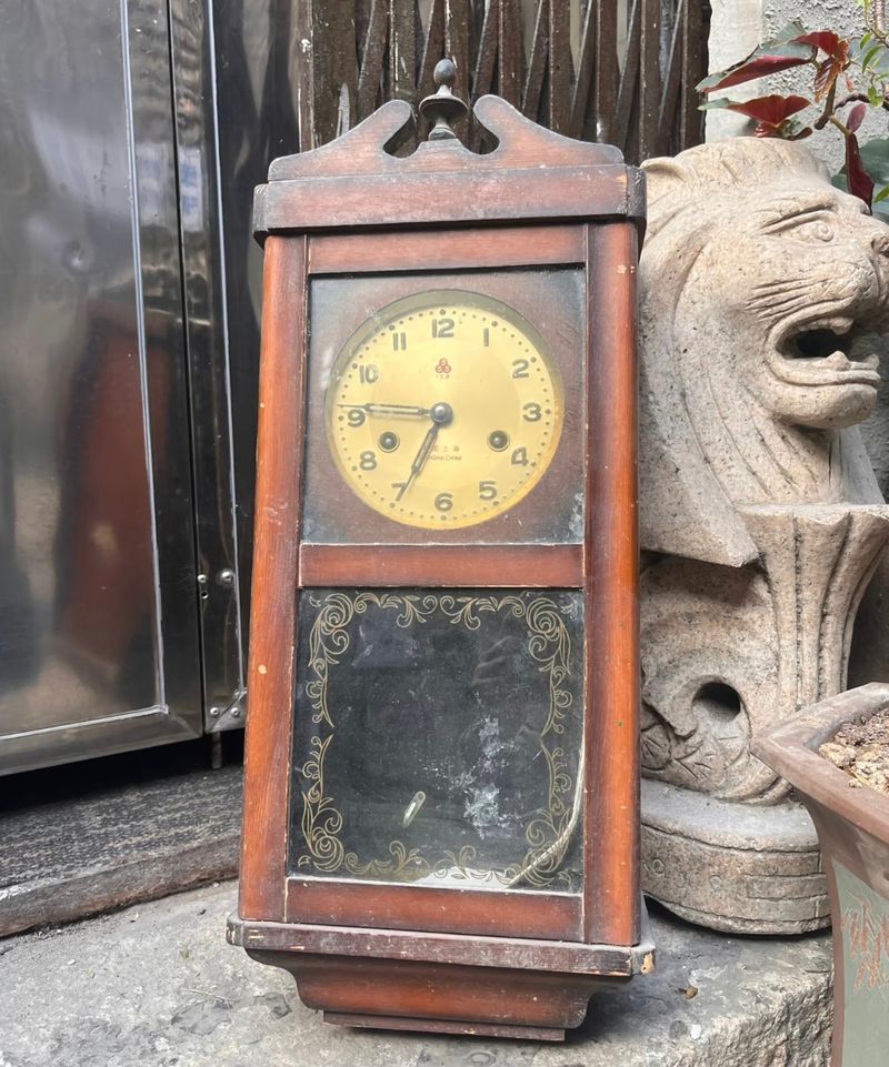 Old machine clock cleaning and maintenance