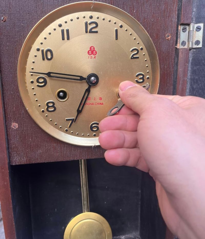 Old machine clock cleaning and maintenance
