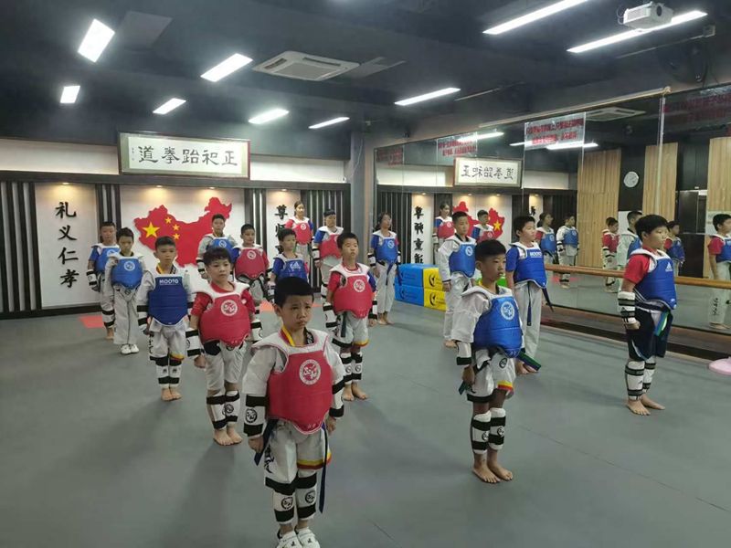 跆拳道考黑带多少钱