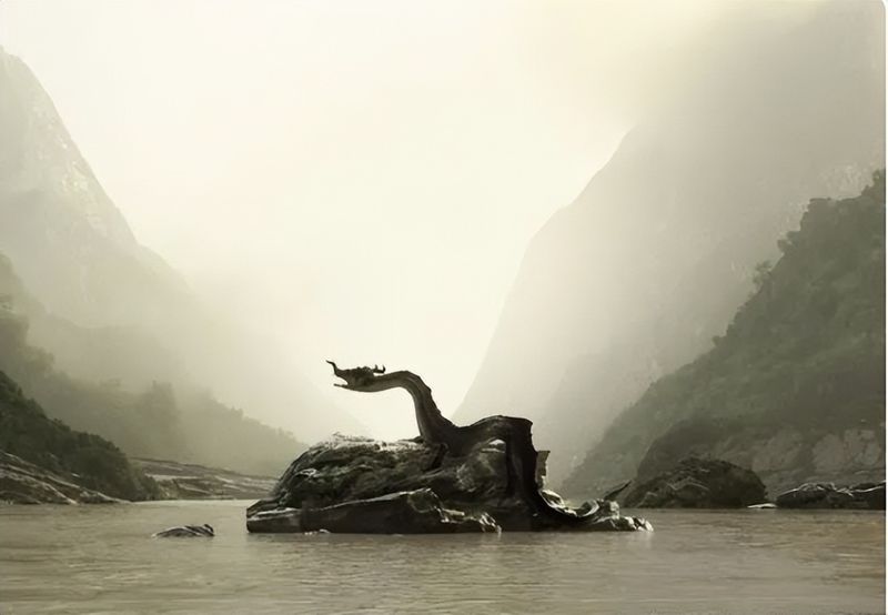 蛟龙号下潜原理