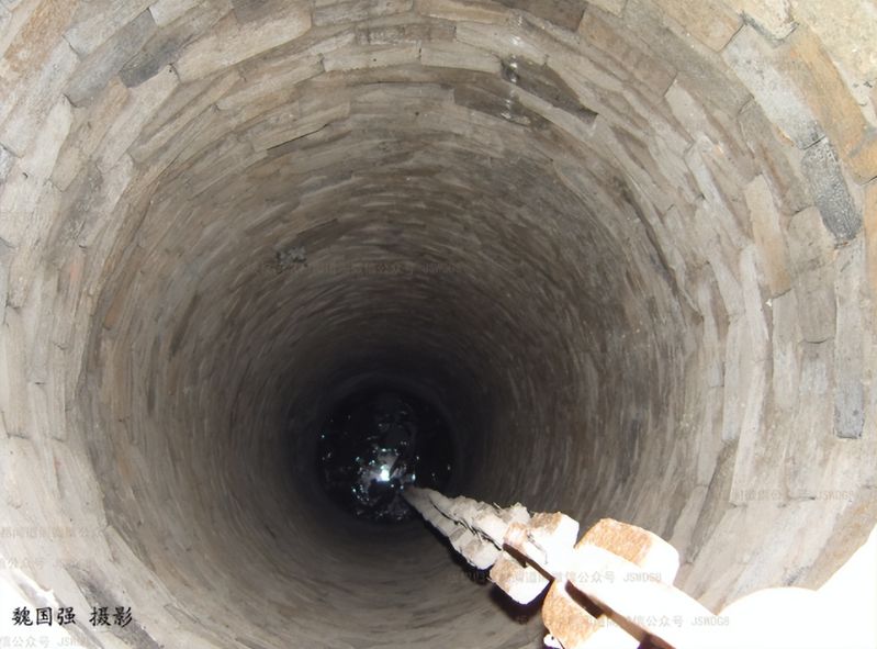 蛟龙号下潜原理