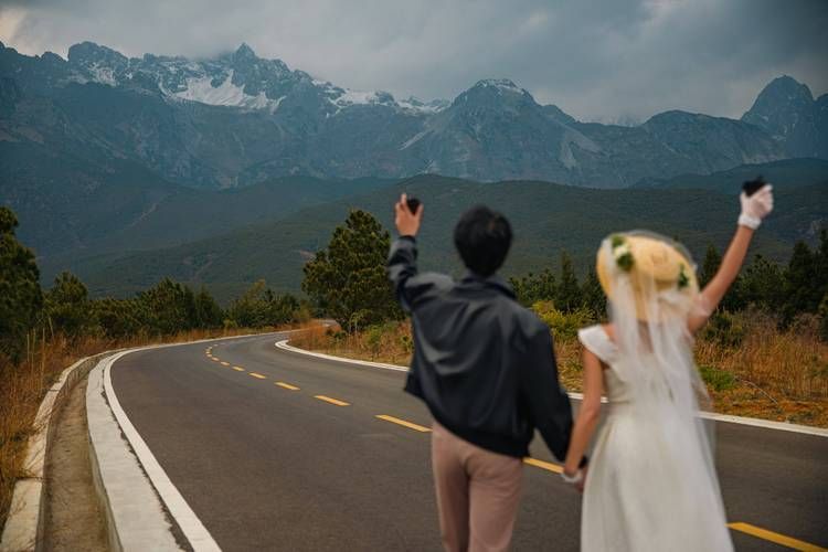 玉龙纳西结婚照多少钱