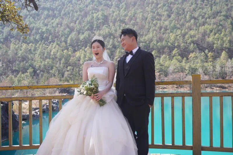 玉龙纳西结婚照多少钱