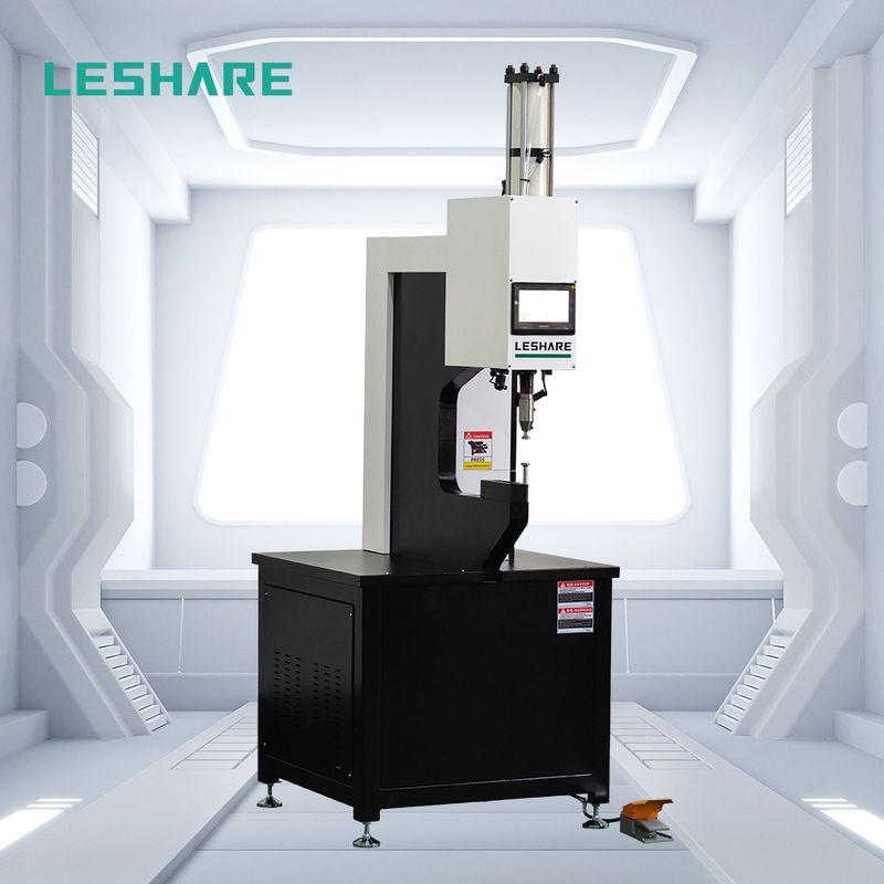 The principle of strong steel hydraulic docking