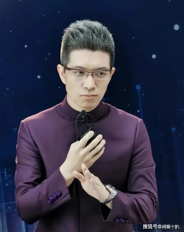 新闻节目主持人特点