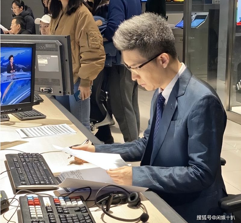 新闻节目主持人特点