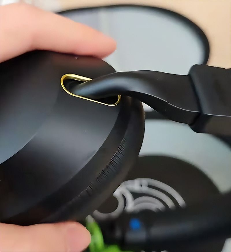 Headphone maintenance, sean