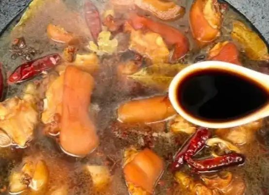 The simplest way to burn a pig's feet
