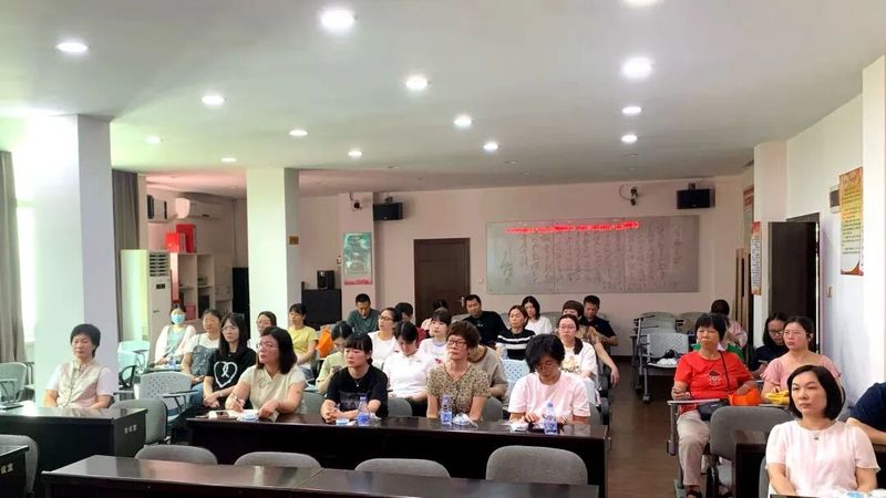 Lectures on community diets