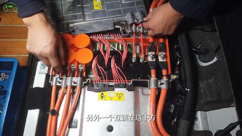 大维修堪比半辆车价 如何破解新能源汽车维修难题