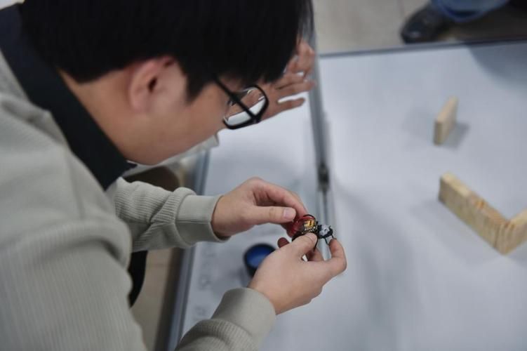 大学生机器人制作原理