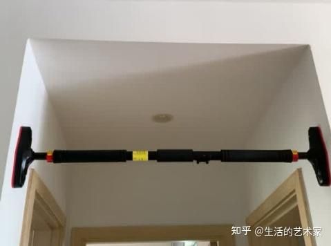 单杠屈伸上练习方法