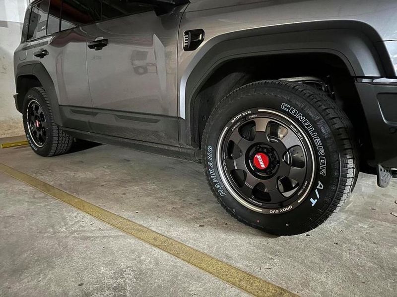 f1赛车轮胎多少钱