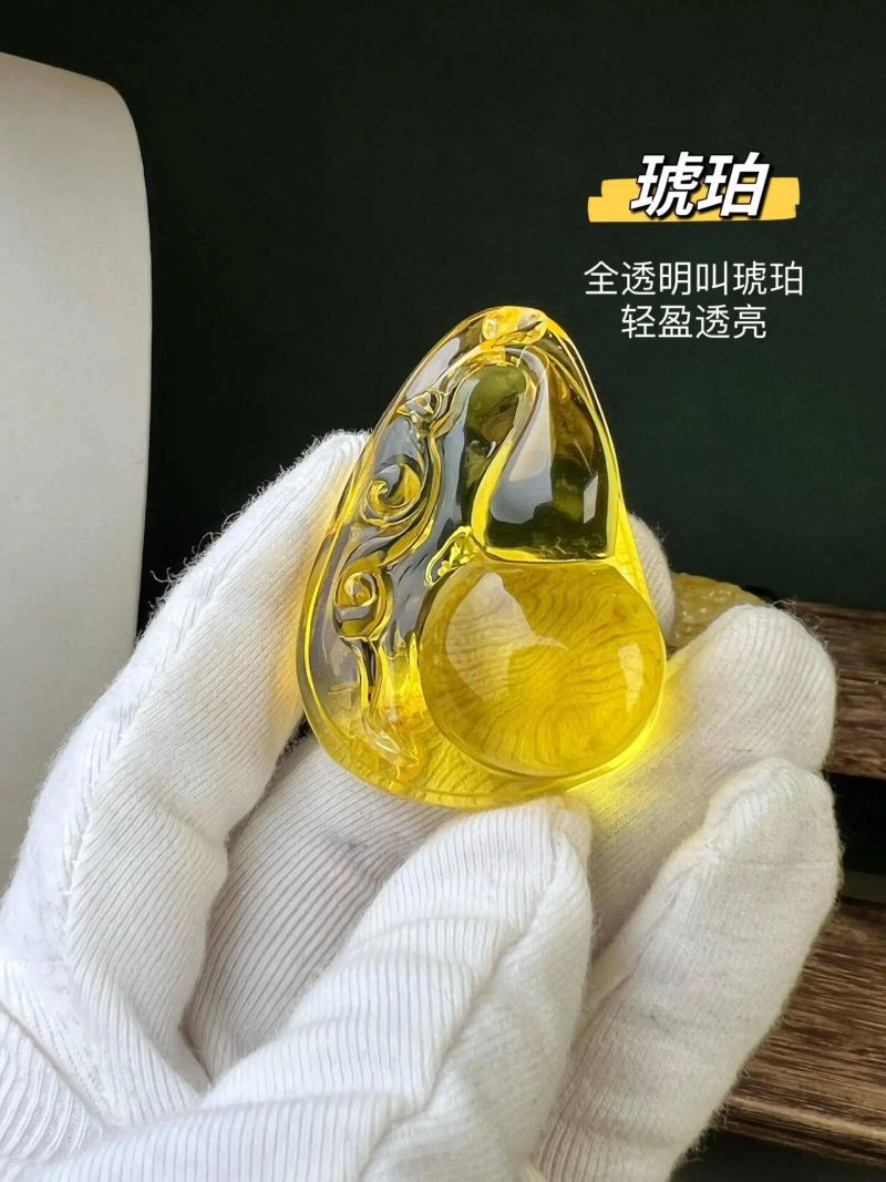 蜜蜡鼻烟壶价格