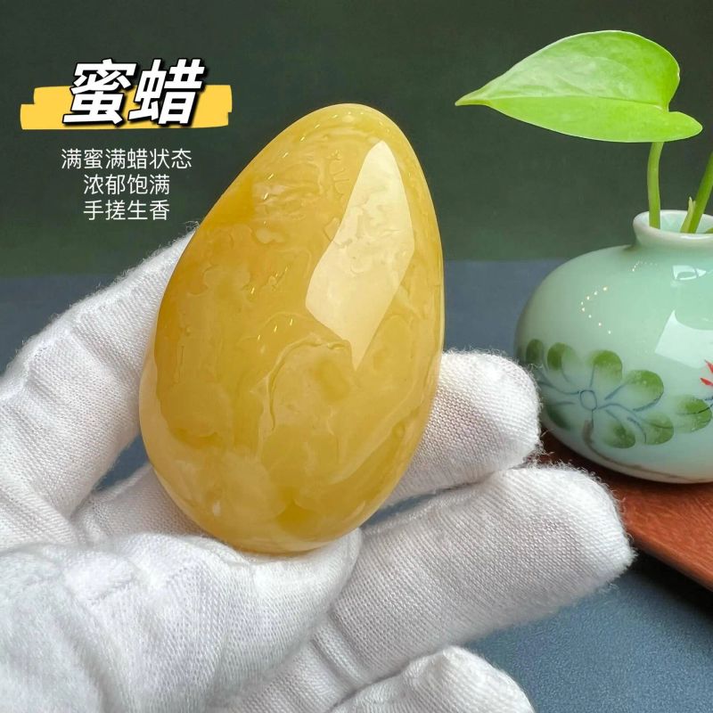 蜜蜡鼻烟壶价格