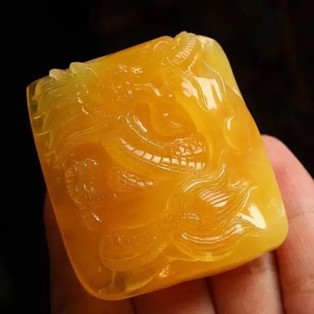 蜜蜡鼻烟壶价格