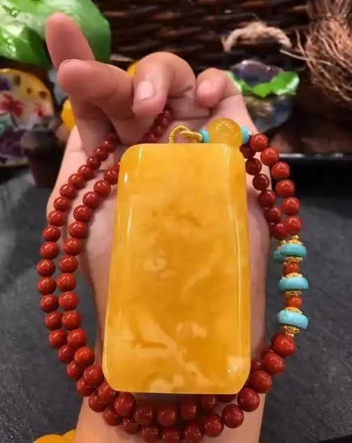 蜜蜡鼻烟壶价格