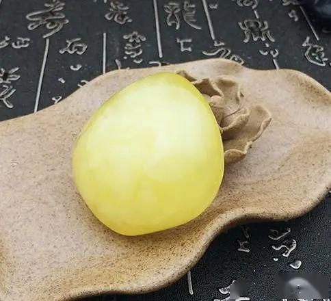 蜜蜡鼻烟壶价格