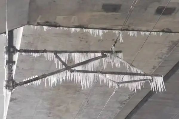最能说明冻雨成因的是