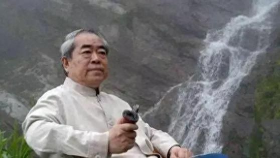 范曾的画多少钱一尺