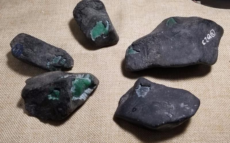 帕敢黑乌沙赌石经验